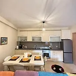 Glow Apartment Near Center